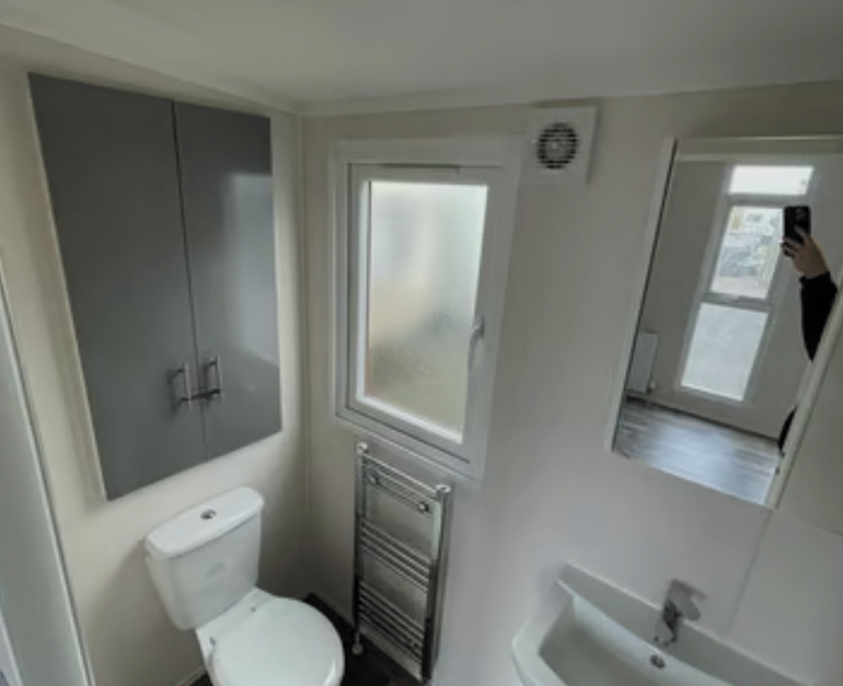 Alojamiento anexo con jardín, casa móvil, casa modular - caravana estática sin muebles. – Image 10